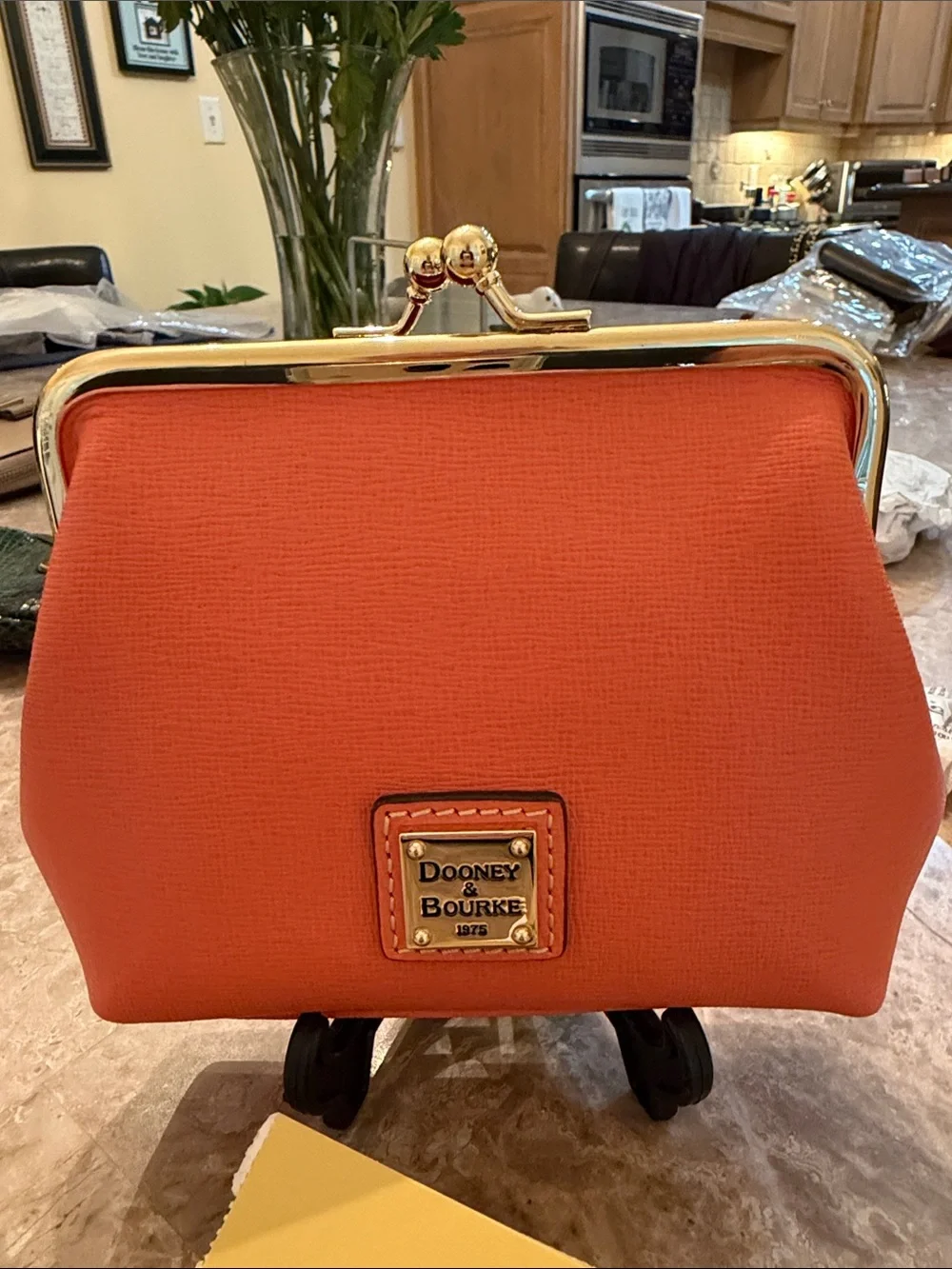 Dooney & Bourke NWT Bright Orange Leather Kiss-Lock card Holder/coins  purse
